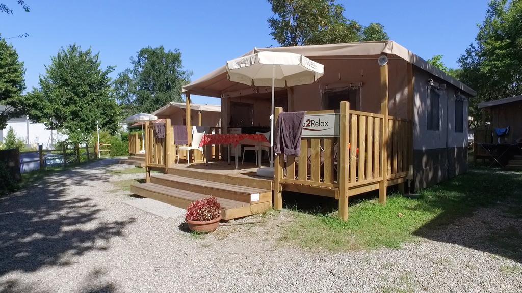 Camping Italia Lido カステッレット・ソプラ・ティチーノ エクステリア 写真